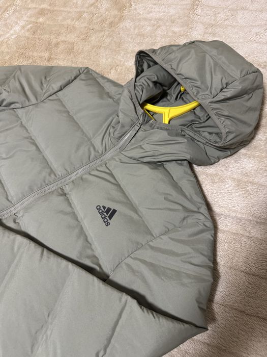 Зимова куртка Adidas Helionic