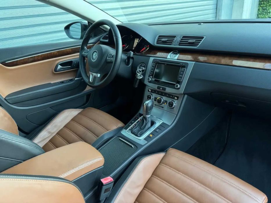 Volkswagen Passat CC      2013