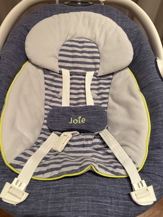 Заколисуючий центр/ шезлонг/ гойдалка Joie serina 2in1