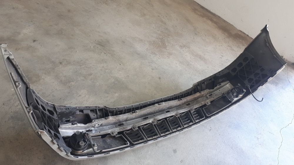 Pára-choques da frente Audi A4 fase 2 (1999 a 2004) impecável