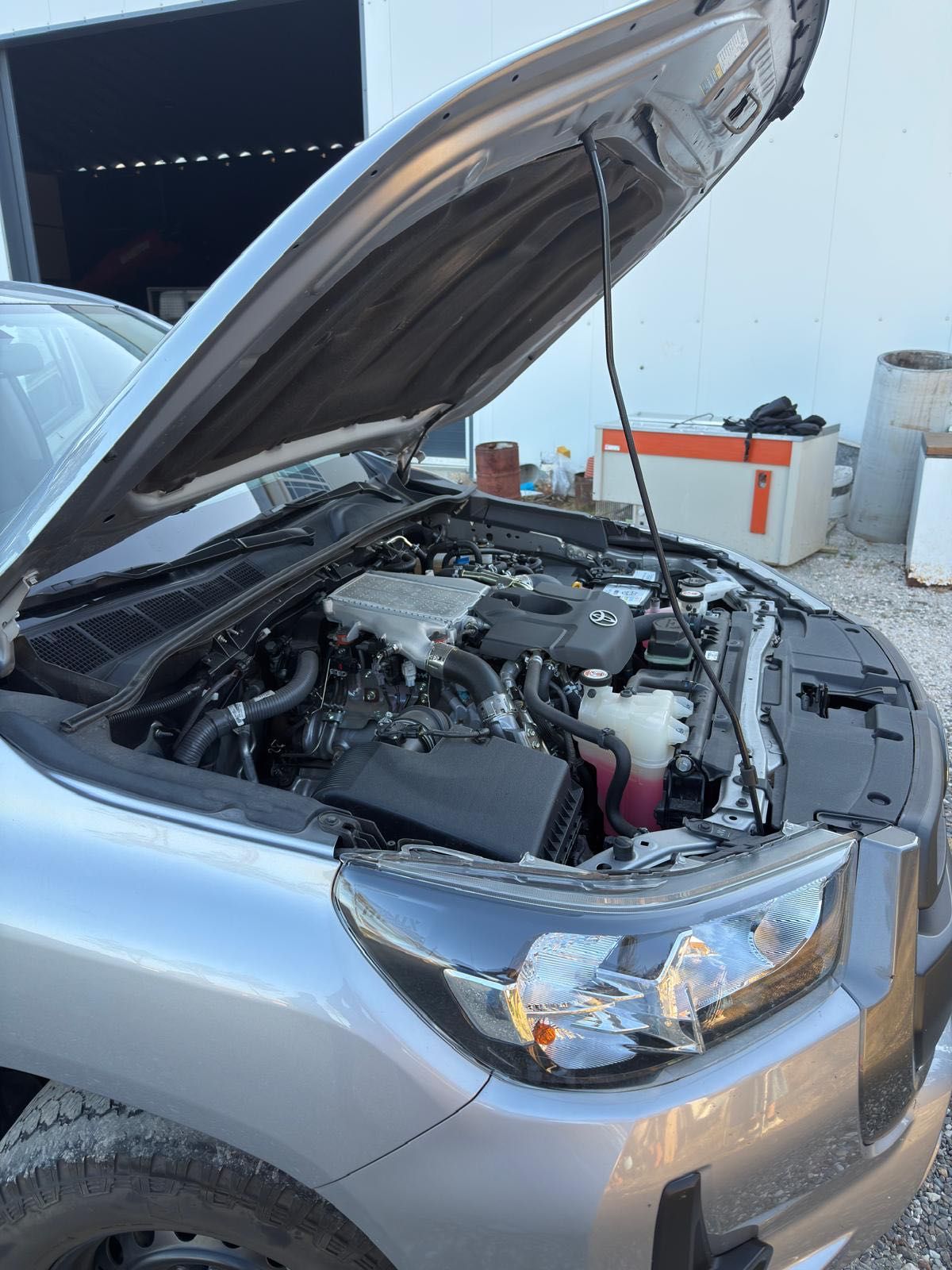 Toyota Hilux 2.4 150cv IVA dedutível