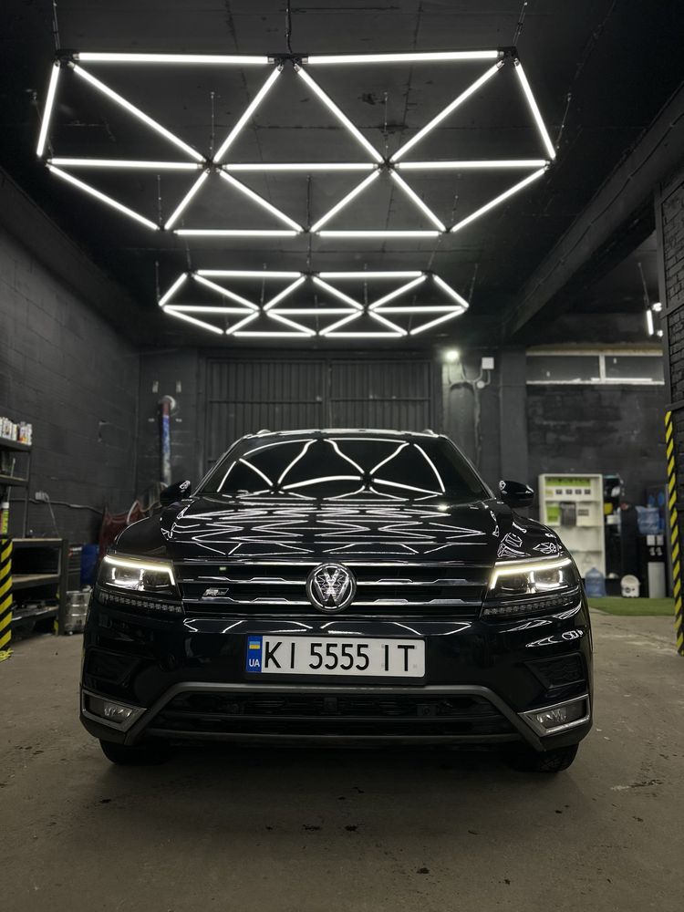 Volkswagen Tiguan 2 покоління 2018 рік.