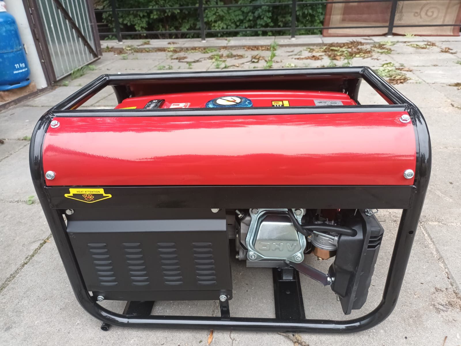 Generator prądu nowy .