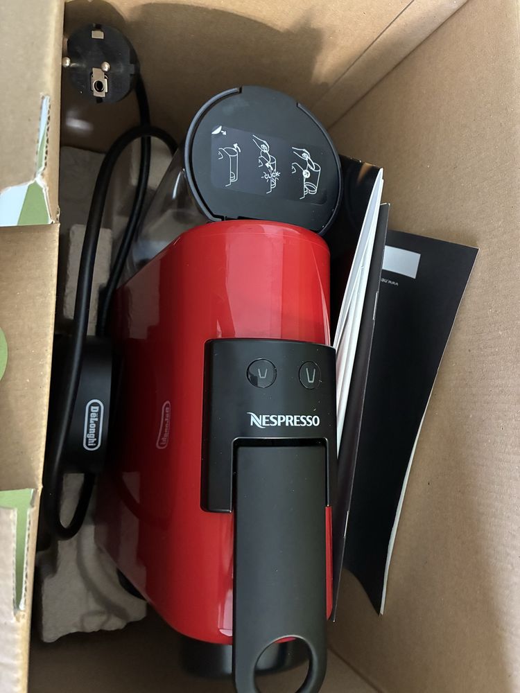 Máquina de café nespresso delonghi