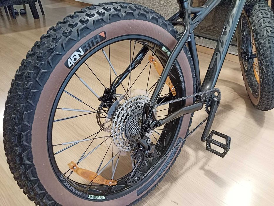 Bicicleta de Montanha | Salsa Mukluk Aluminium Deore Fatbike Impecável