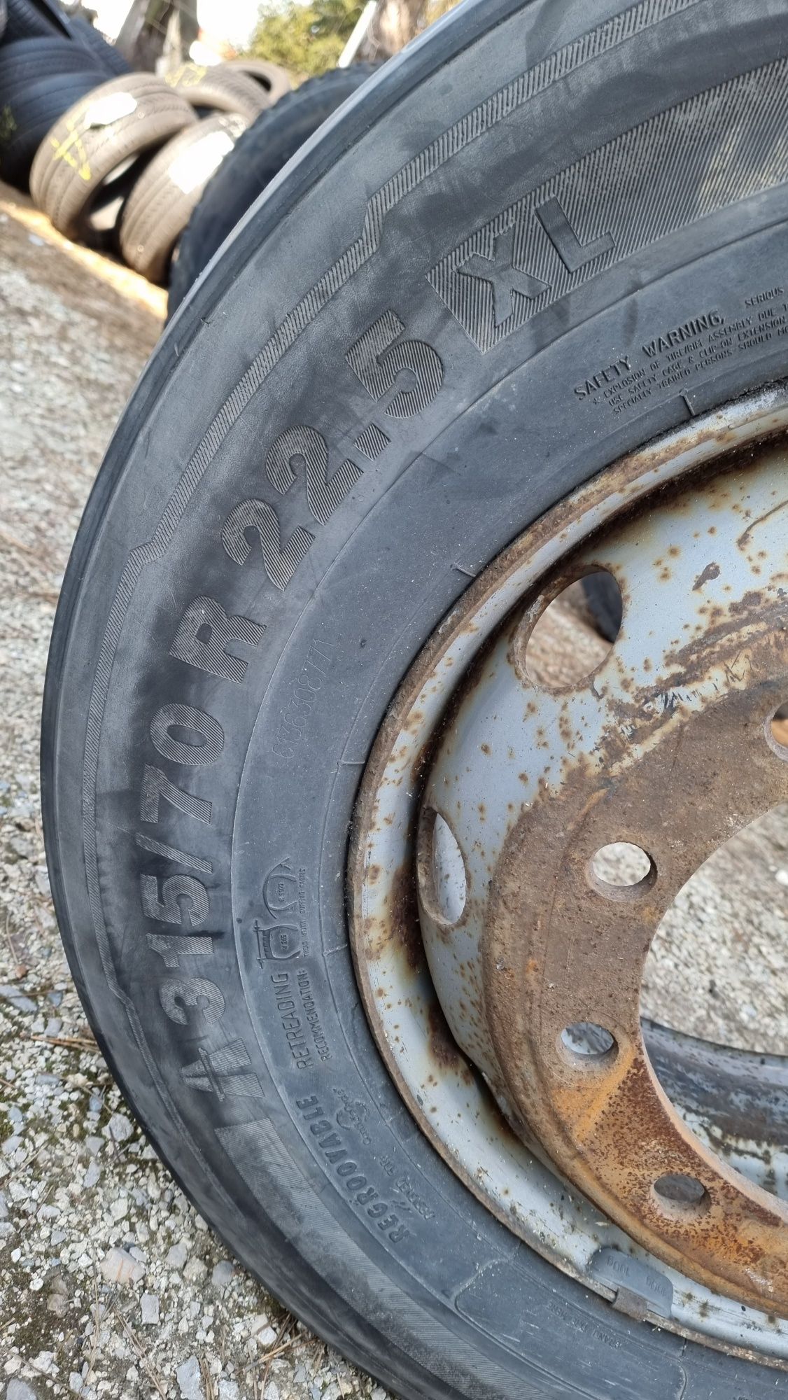 315/70R22.5 - Opona prowadząca * przód * Continental * Felga stalowa *