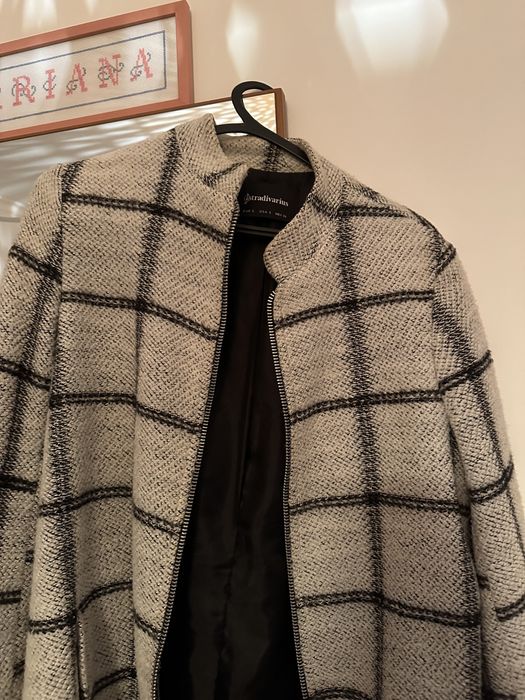 Casaco formal branco e preto da Stradivarius