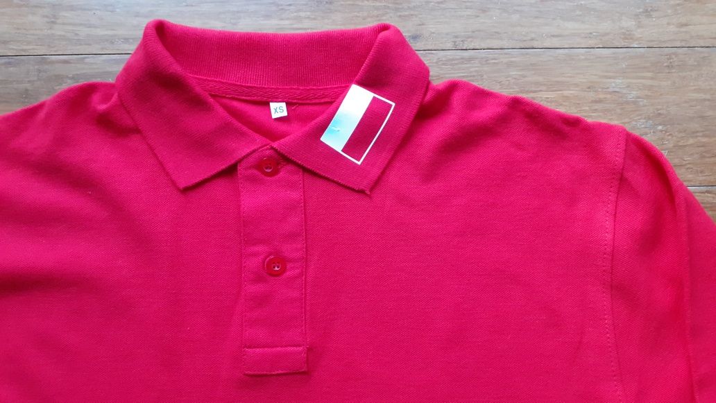 Bluzka polo czerwona, z flagą
