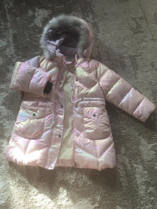 Дитяча куртка для дівчинки на вік 8-9 років