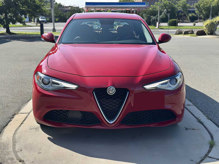 Alfa Romeo Giulia      2018