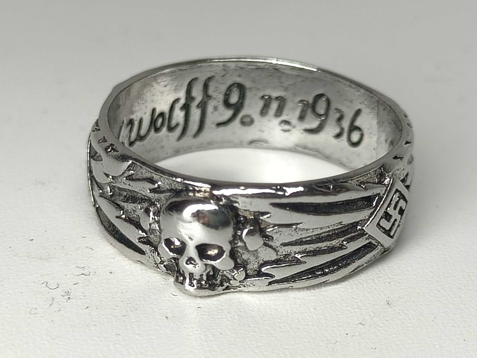 Перстень печатка кольцо череп с гравировкой