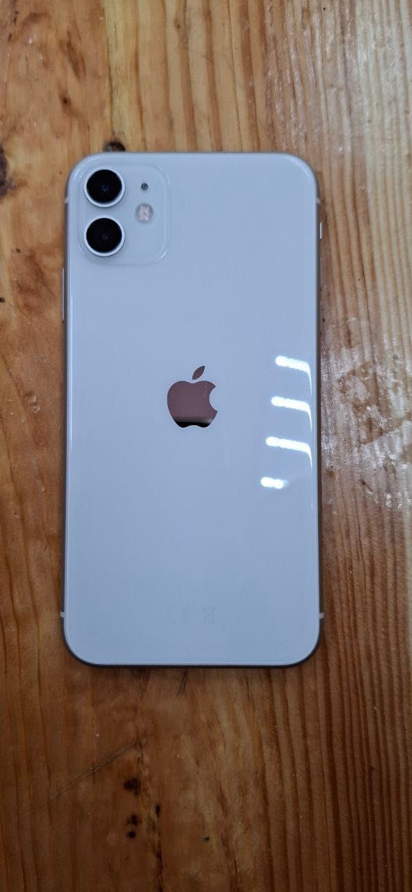iPhone 11 белый на 128