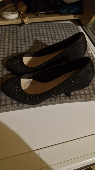 Czarne stylowe szpilki