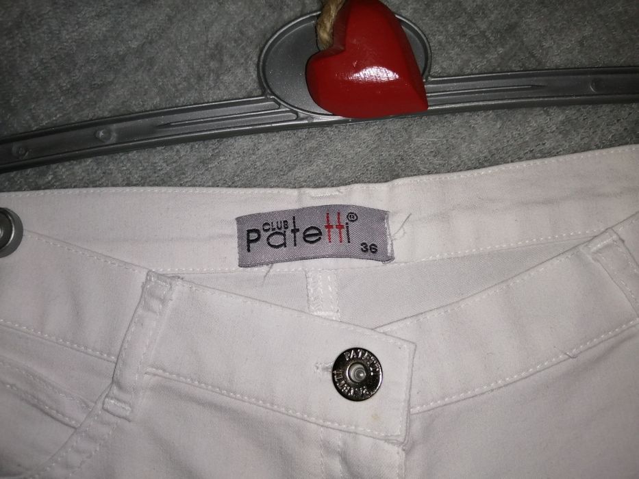 Sexowne spodenki marki Club Patetti ze zdobieniem