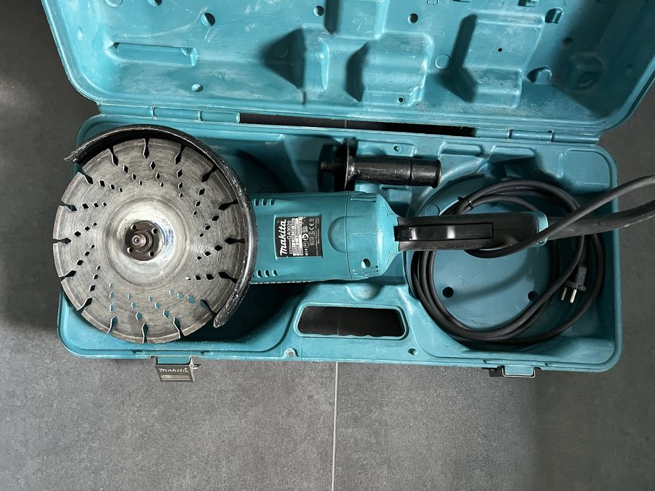 Мережева болгарка 230 круг Makita GA 9020