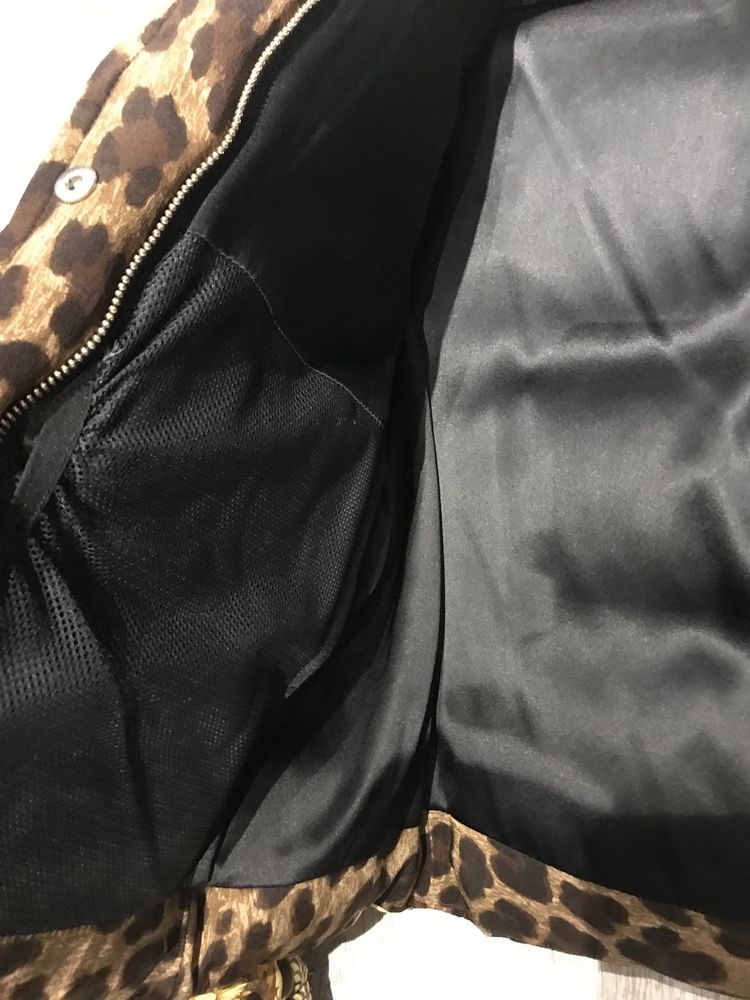 Куртка Versace очень красивая