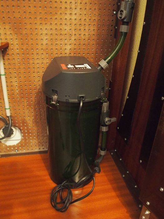 Venda de Aquário completo com filtros e móvel