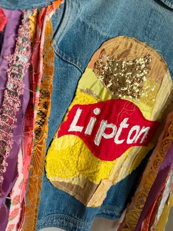 Customowa kurtka jeansowa Jackob Buczyński x Lipton - unikat