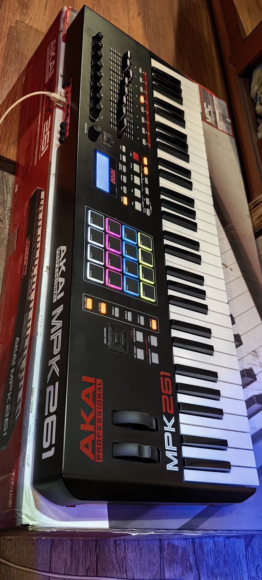 Akai MPK261 klawiatura sterująca. Keyboard Piano
