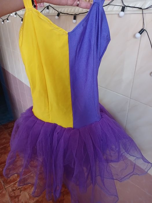 Шикарный  купальник и разные платья девочке