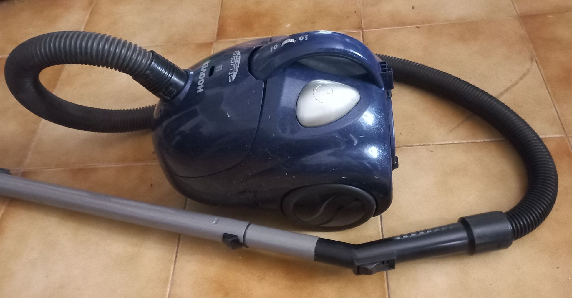 Vendo aspirador Hoover com boa aspiração