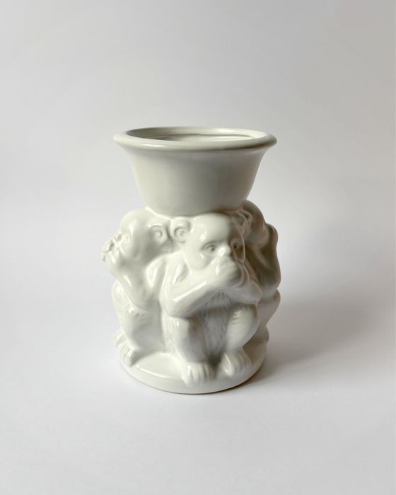 ceramiczny wazon z małpkami Iwazaru
