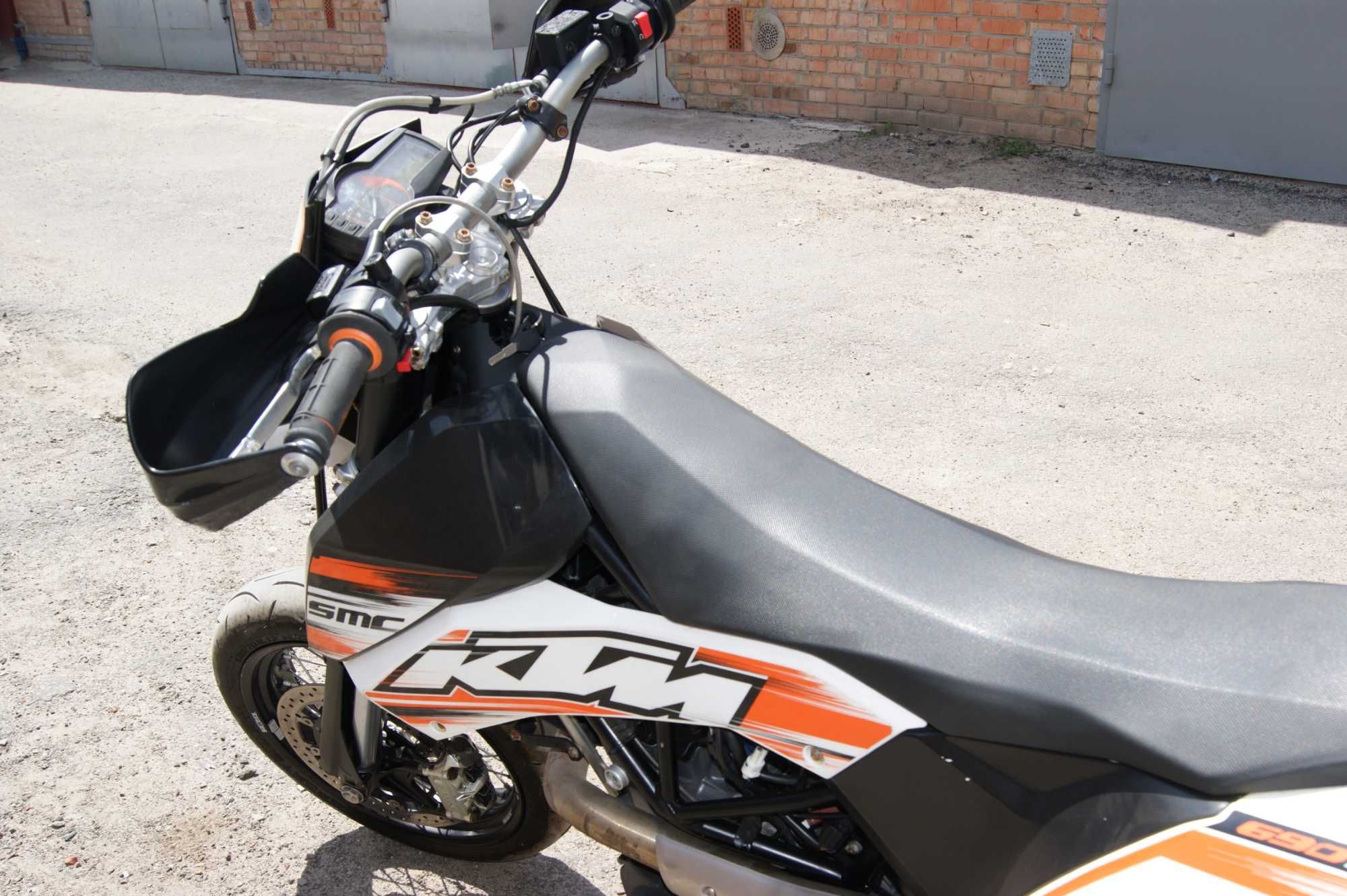 KTM 690 SMC R мотард