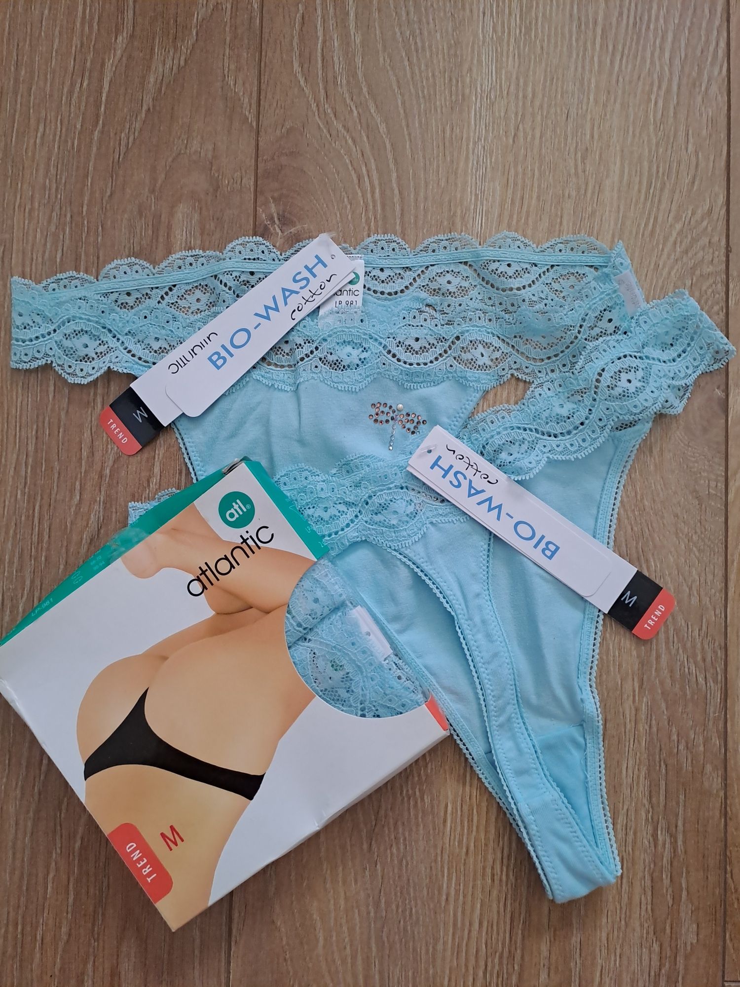 2+1 Stringi damskie Atlantic, rozmiar M, 2PACK, koronkowe