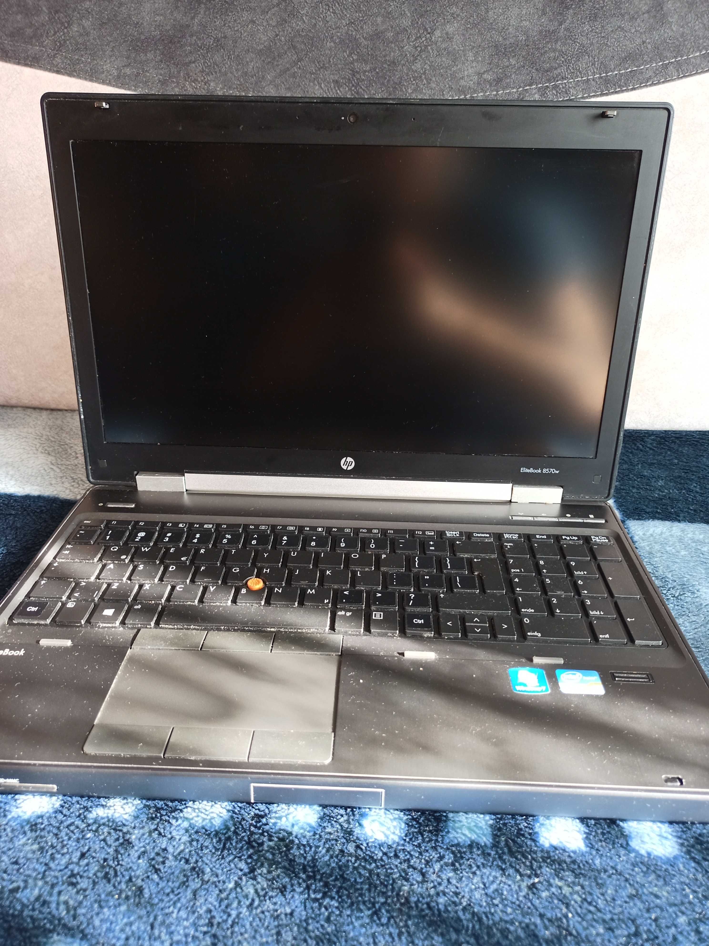 3 laptopy HP Pavilion 17", Elitebook 840 G2 14'', elitebook 8570w 15''