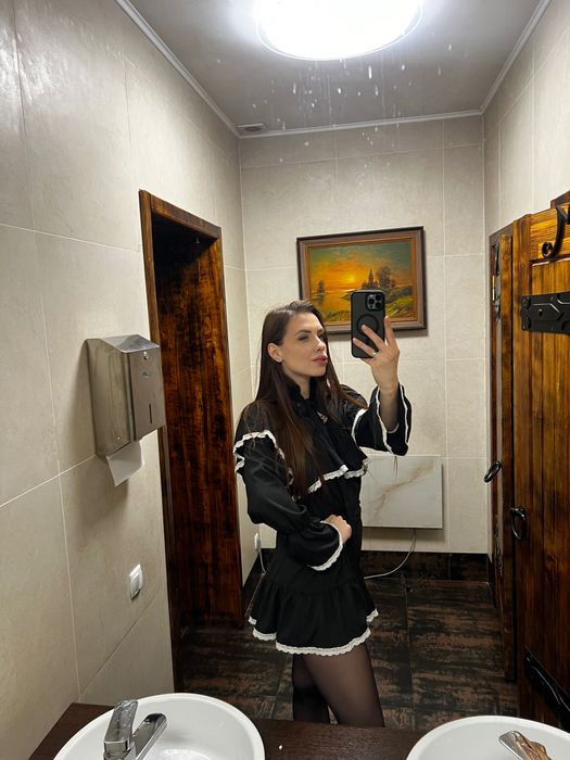 Сукня чорна елегантна