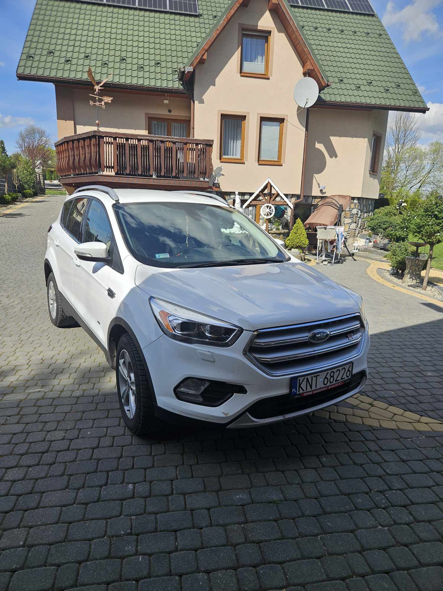 Ford Kuga 2017 4x4.cena 55.30000