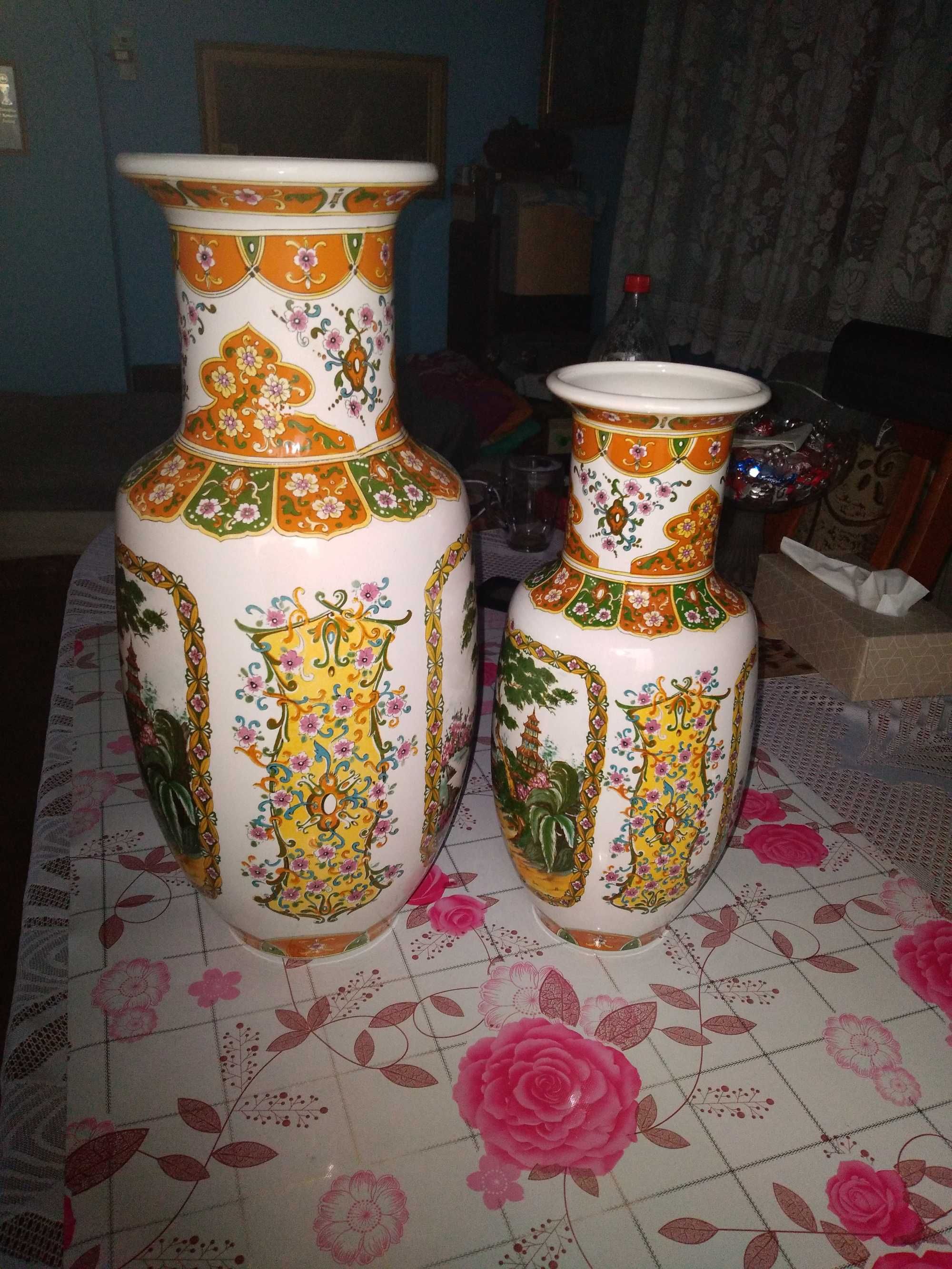 Wazony duży i mniejszy Chińska porcelana Dwa braciszki