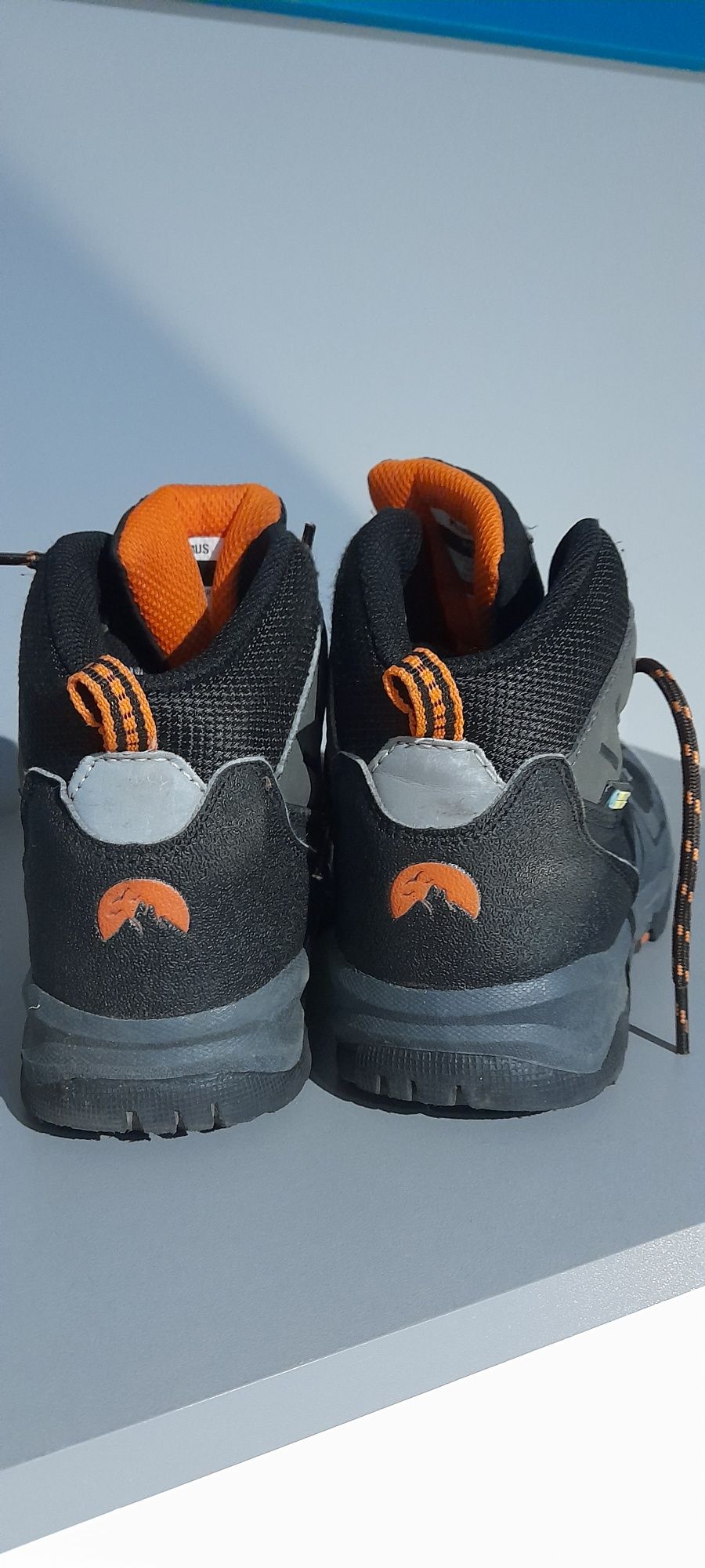 Zimowe buty softshell r. 34 Elbrus Martes Sport