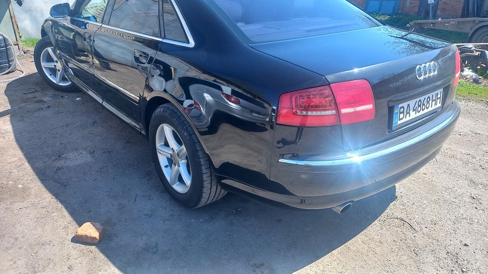 Продам або Обміняю  AUDI A8