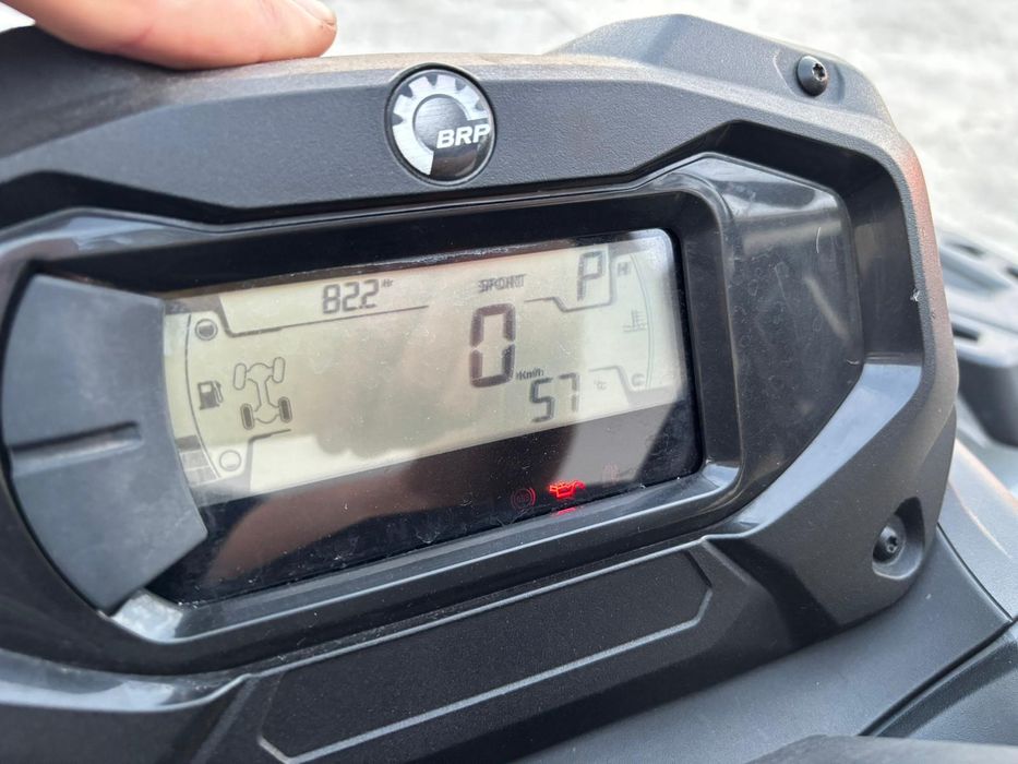 Can am Outlander max DPS 1000R, 2500km/82godz.