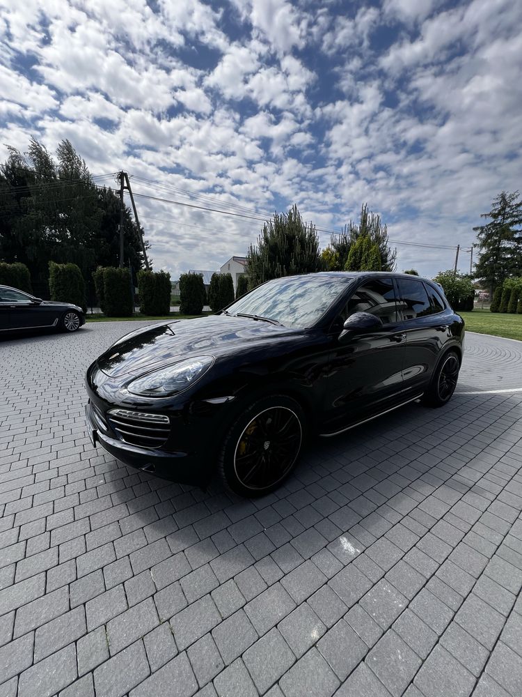 Porsche Cayenne Platinum Edition