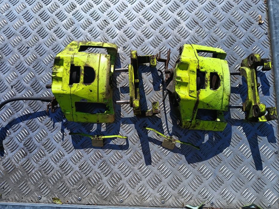 Hamulce zaciski jarzma 320 mm SWAP przód Audi A4 B6 B7 Exeo części