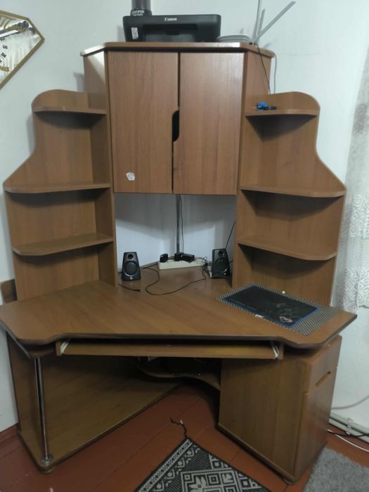 Компютерий стіл кутовий б/у