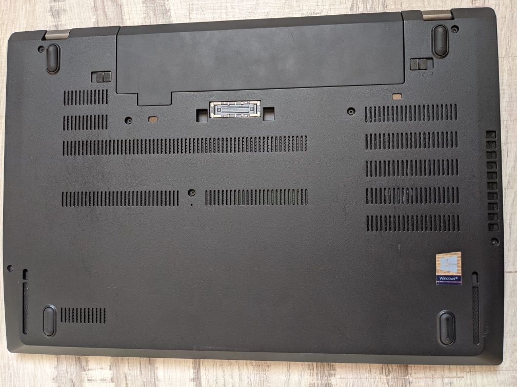 ThinkPad T570  i5-7200/8/256 15,6” IPS FHD