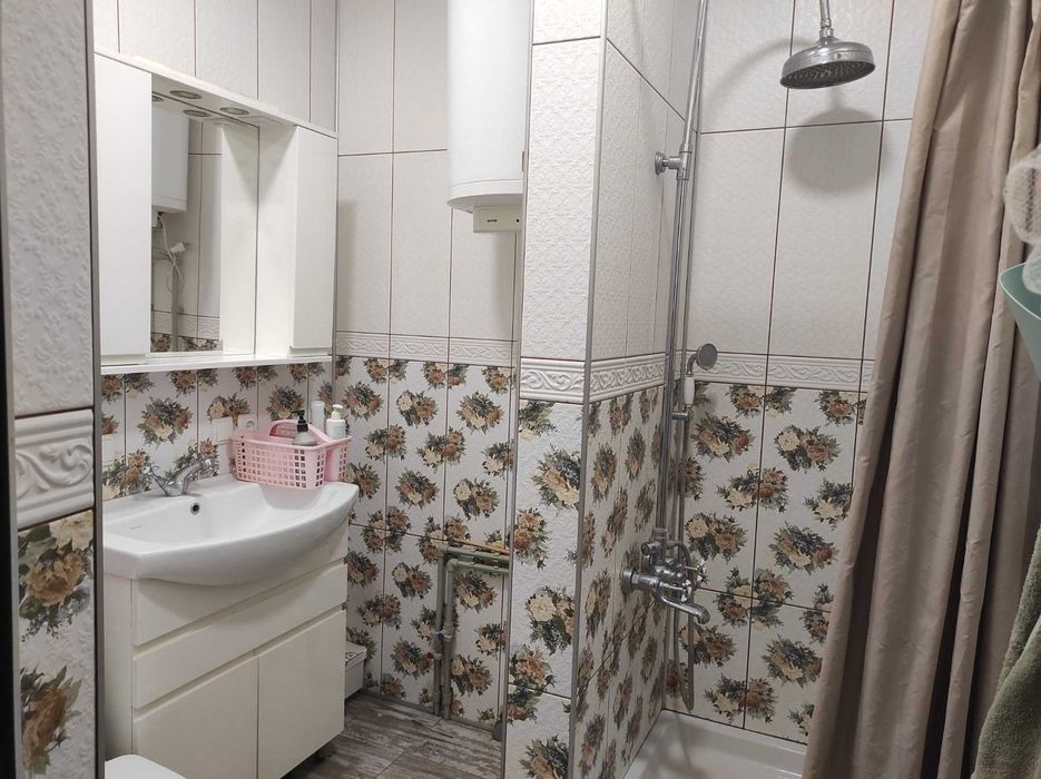 В оренду будинок в Пирогово. 5 кімнат, всі зручності, 8 соток.