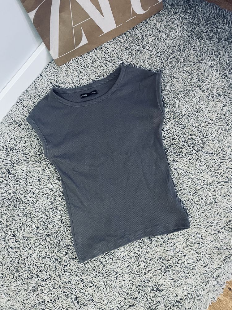 T-shirt brazowy damski w prazki rozm Xs sinsay etui