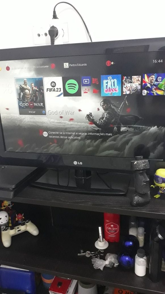 Playstation 4 slim
