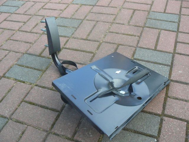 uchwt ścienny pod rtv polecam.