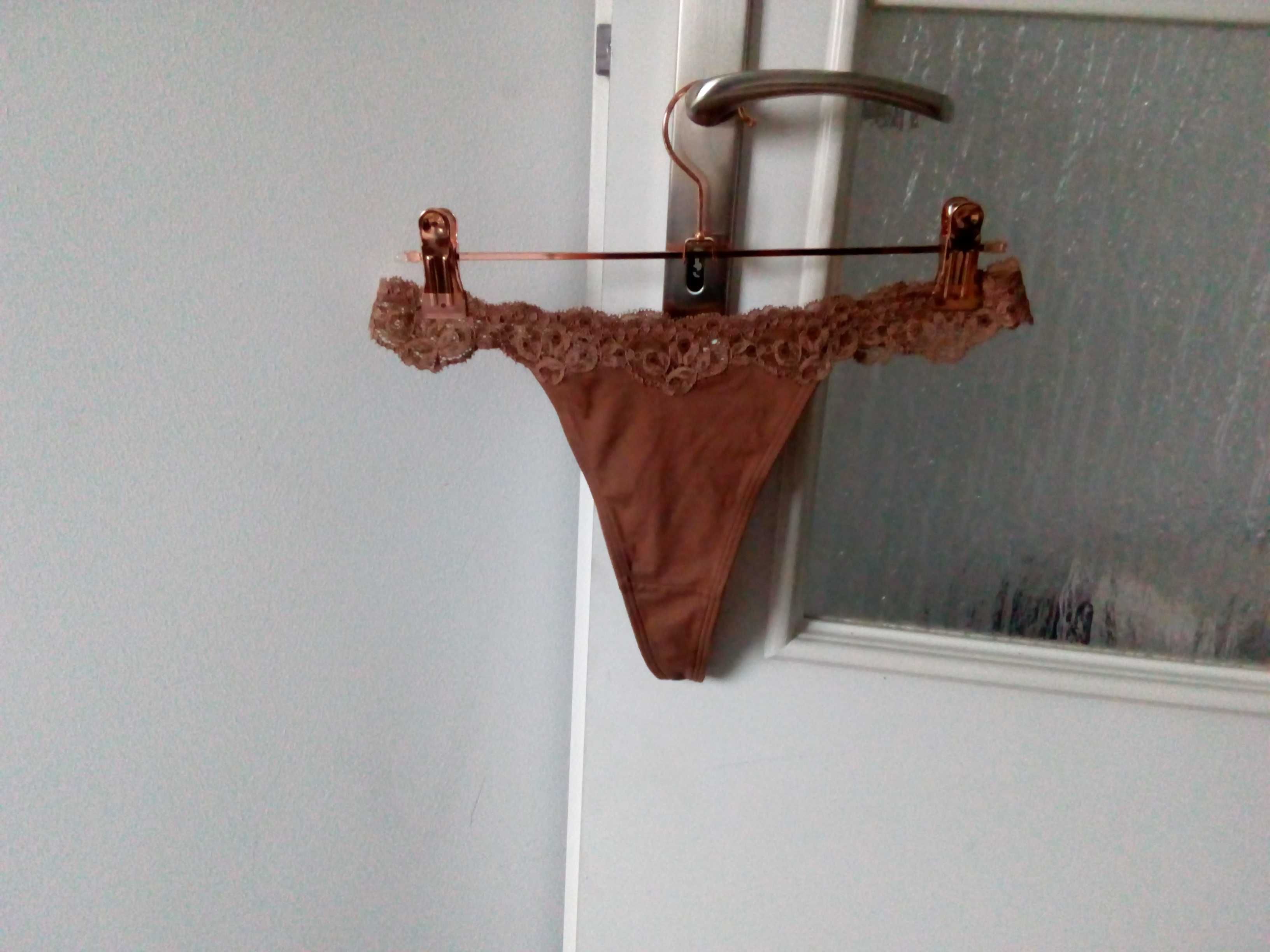Kawowe stringi Triumph,L