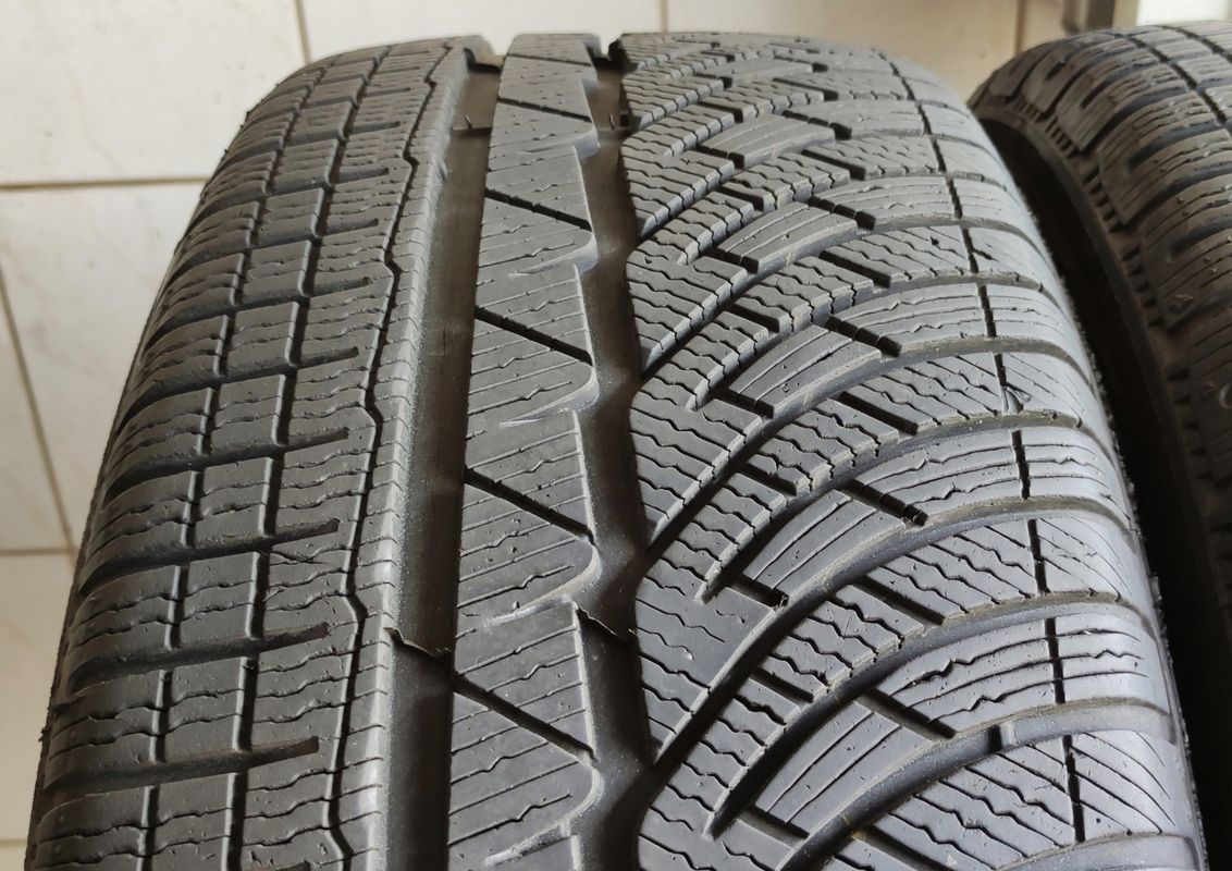 4x 235/45r19 Michelin PilotAlpin Pa4/99v 6,62mm