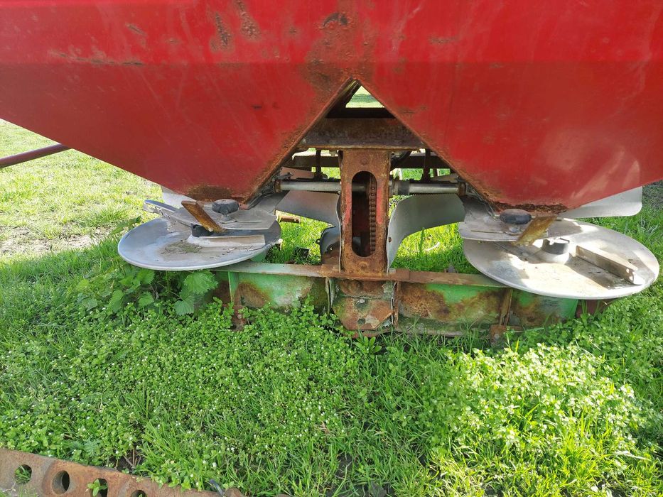 Unia MX950 Розкидач мінеральних добрив