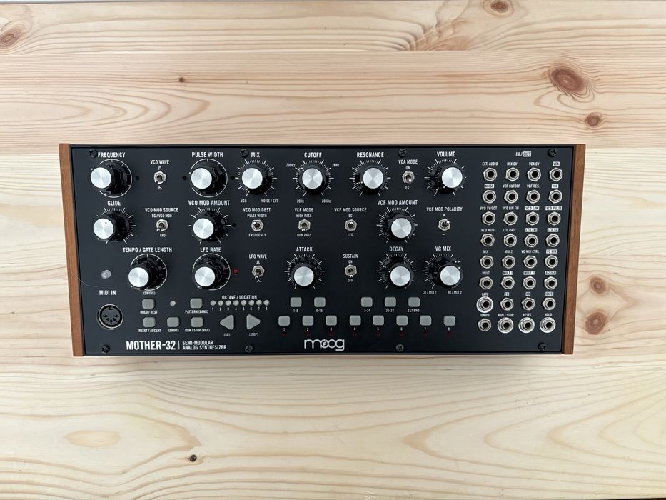 Sintetizador Moog Mother-32