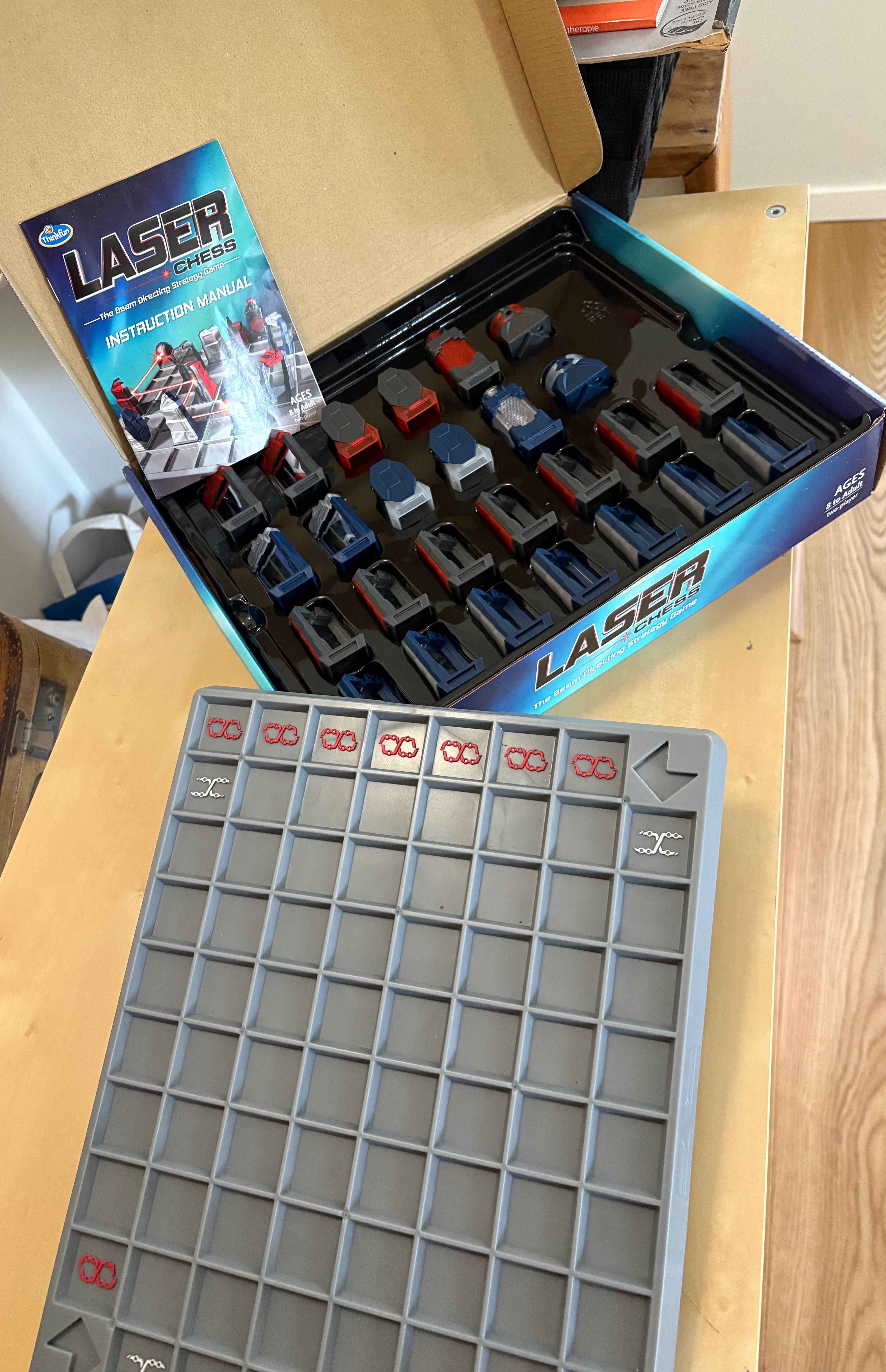 Jogo Laser Chess ( ThinkFun)