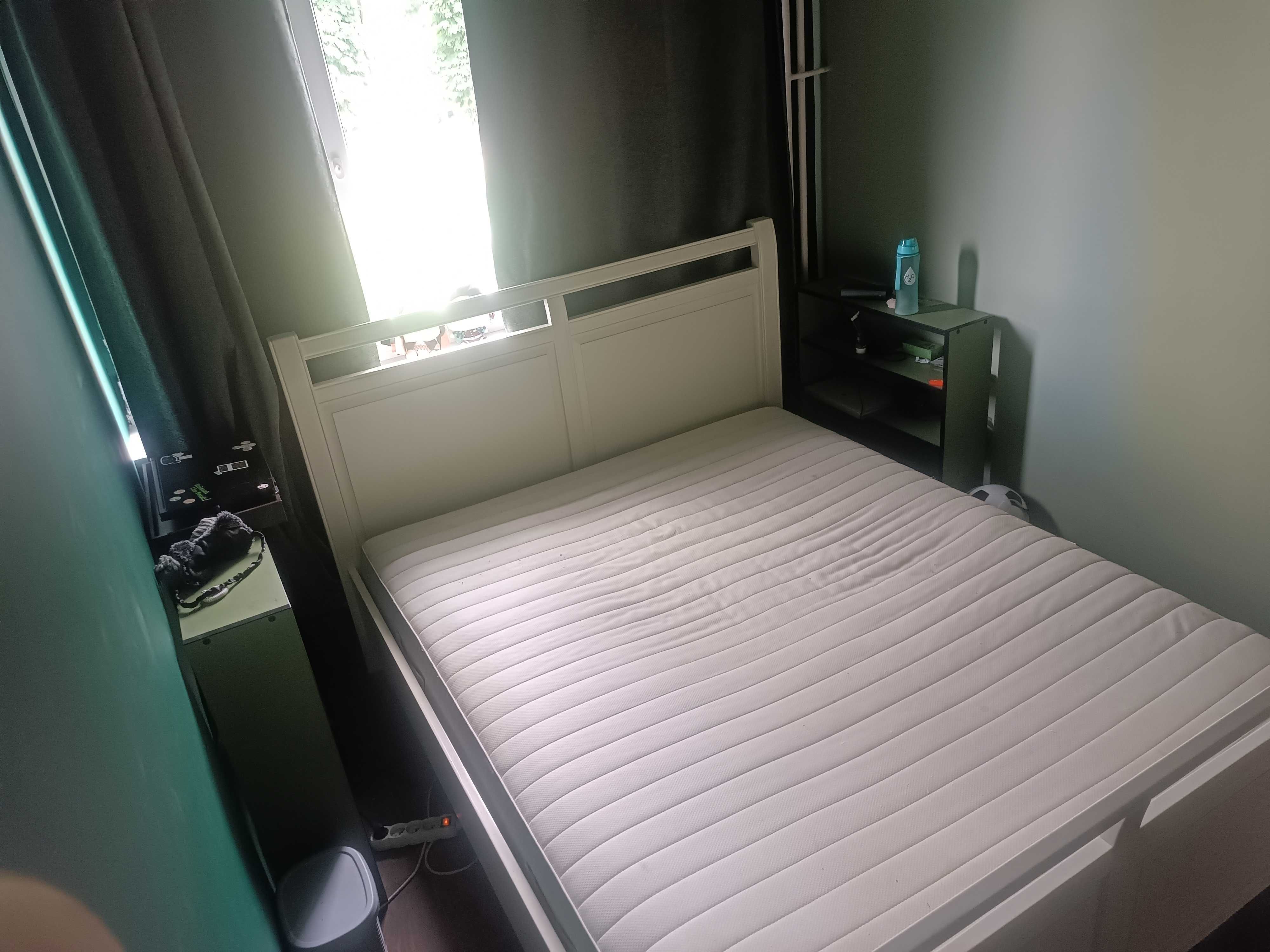 Łóżko używane  2m x 1,8m