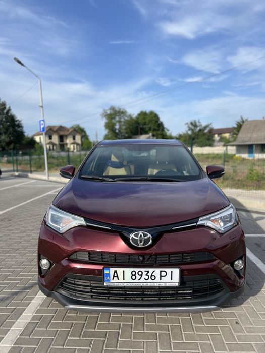 Toyota Rav 4 2017 рік